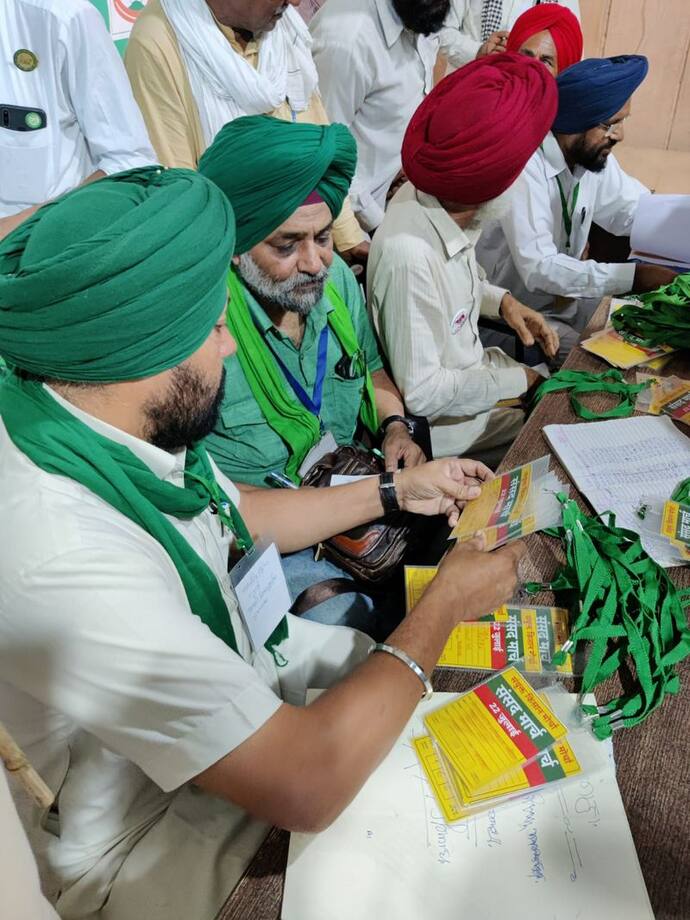 Independence day 2021 पर किसानों का बड़ा ऐलानः पूरे देश में निकालेंगे तिरंगा यात्रा, यह होगा रूट