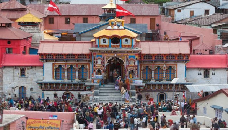 Heavy rains lash Uttarakhand: Badrinath Yatra halted as precautionary measure, red alert in Chamoli-dnm