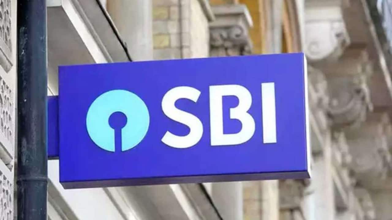 SBI alerts customers over Pan Aadhaar link, date extended till March 31