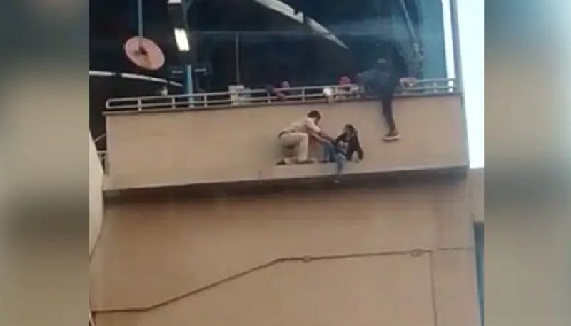 video in which woman tries to commit suicide but police constable rescued her