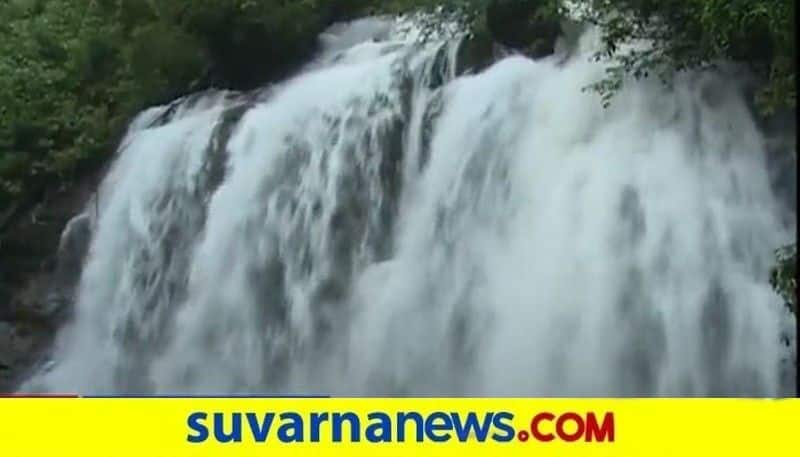 Sringeri Beauty of Sirimane Falls At Its Peak in Monsoon snr