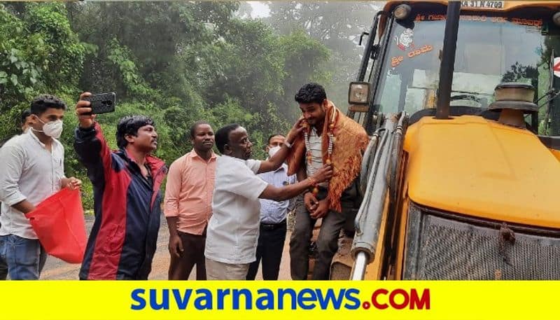 MLC shantaram siddi visits flood hit yellapur taluk uttara Kannada mah