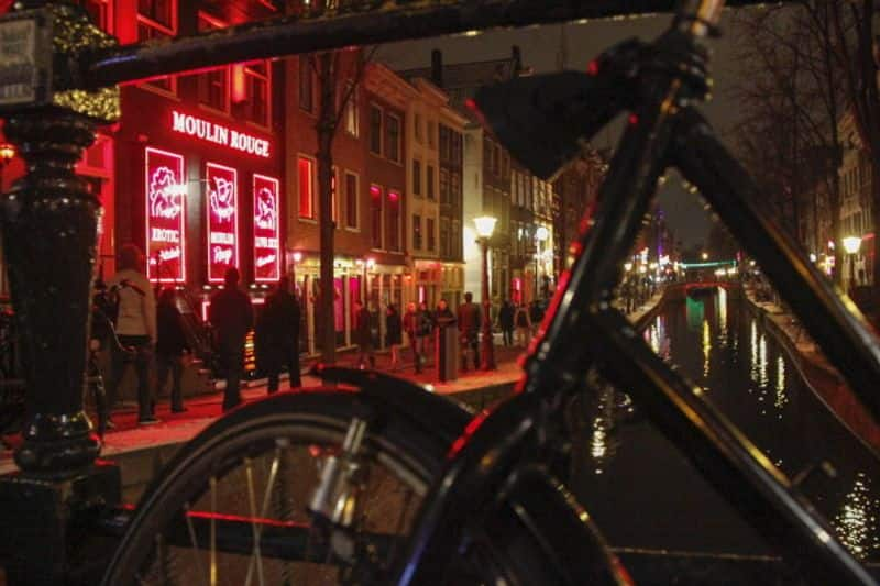 Twin sisters Louise and Martine Fokken life in red street