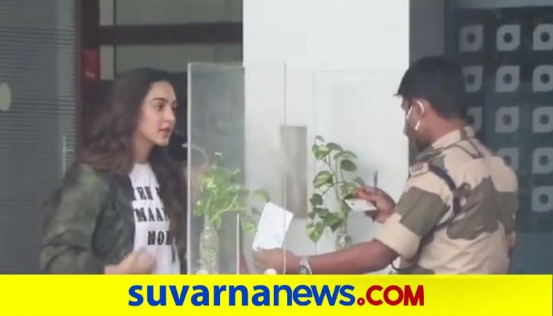 Kiara Advani asked to remove mask at airport to confirm identity fans say payback for MS Dhoni biopic dpl