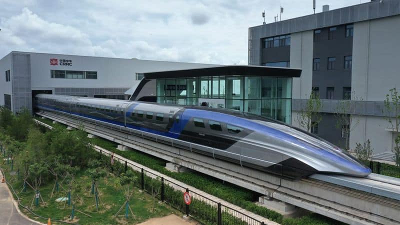 China introduces the fastest train in the world; top speed 600 km per hr