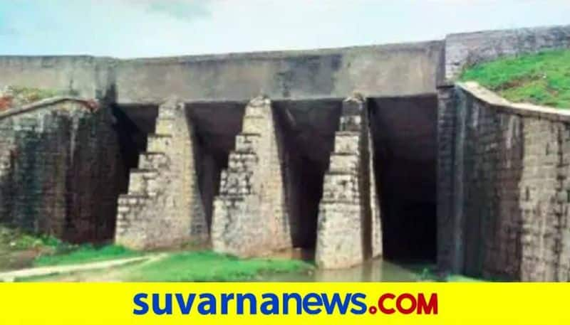 Tungabhadra Left Bank Canal Leak at Gangavati in  Koppal grg