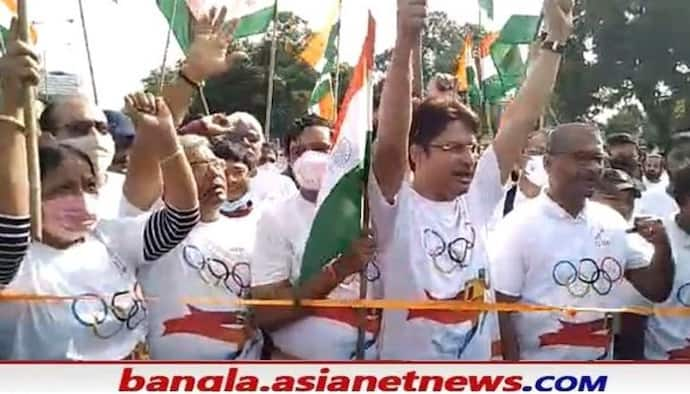 BJP Marathon: পুলিশের অনুমতি নেই, চ্যালেঞ্জ রেখেই রবিবার রেড রোডে দৌড়লেন দিলীপ-সৌমিত্ররা