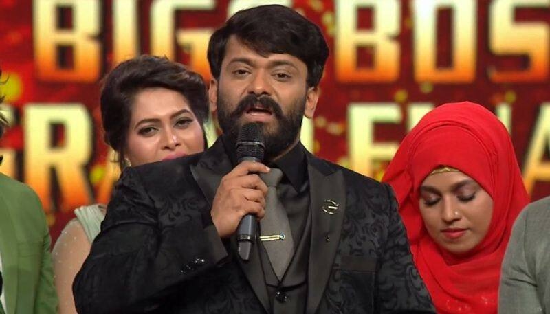 manikuttan broke into tears after bigg boss 3 title win