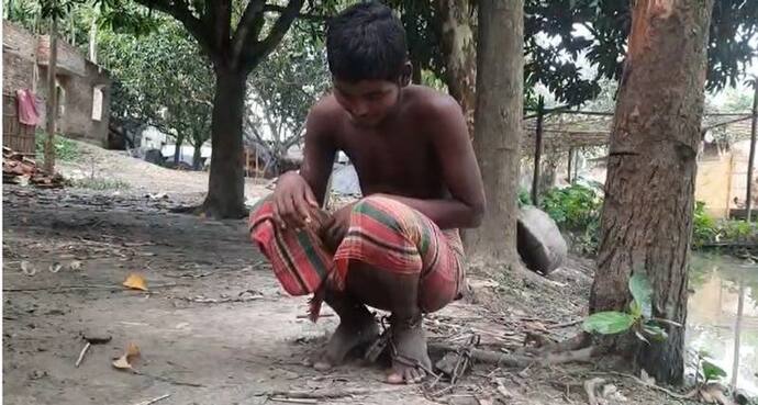 চিকিৎসা করানোর সামর্থ নেই, ৫ বছর ধরে গাছে বাঁধা মানসিক ভারসাম্যহীন যুবক