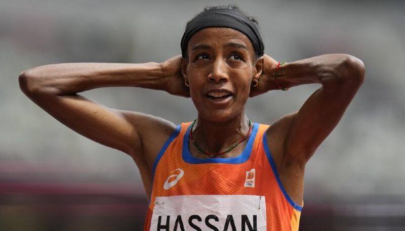 World Champion Sifan Hassan Fall Gets Up and Wins 1500 Heat