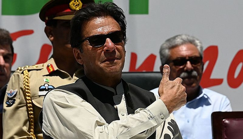 Imran Khan has 24 hours to quit; Pakistan opposition ready to topple him