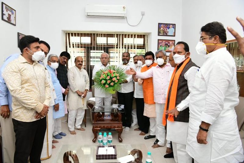 29 ministers take oath no Deputy CM in Karnataka Cabinet pod