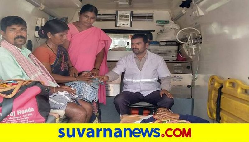 Mother Gave Birth to Baby in Ambulance in Haveri grg