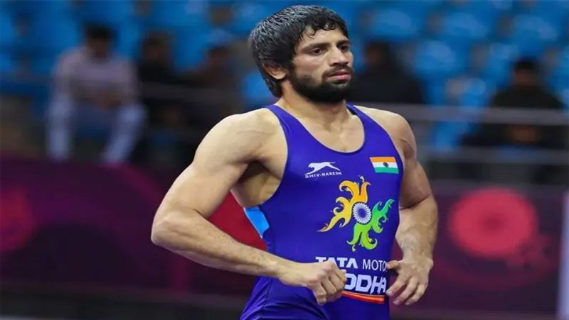 Haryana announces Rs 4 crore cash prize class 1  job to olympics silver medalist wrestler Ravi Dahiya ckm