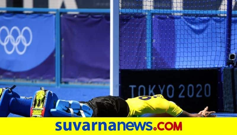 Tokyo Olympics PR Sreejesh Salutes Goalpost photo goes viral after winning hockey bronze kvn