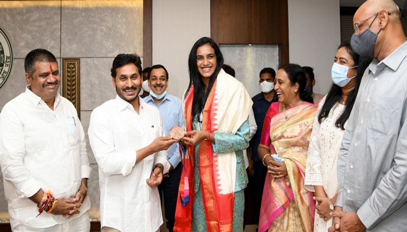 pv sindhu meets ap cm ys jagan