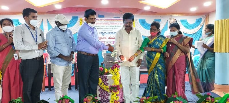 Mahela jnana vikasa kendra inaugurated MLA Raghumurthy at Challakere rbj