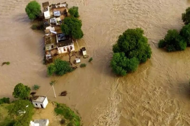 water flow flooded into penna river in anantpur districts