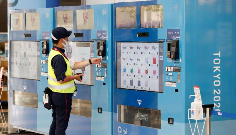 Tokyo 2020 Vending Machines In Japan offering Liqueur