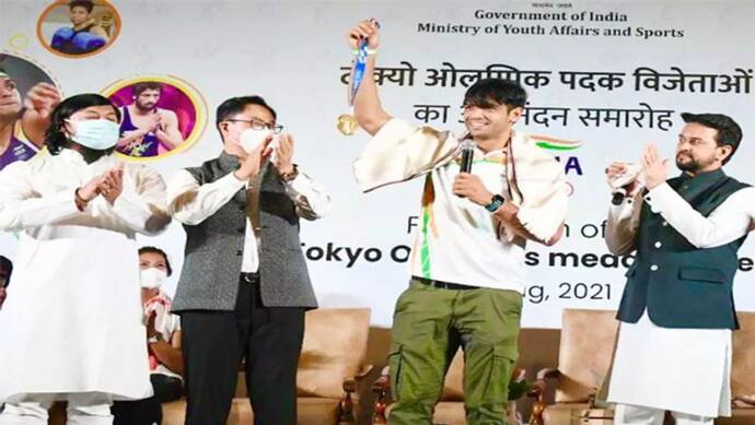 Tokyo Olympics 2020: आखिर ऐसा क्यों बोले गोल्डन बॉय कि वे मेडल अपनी जेब में लेकर घूमते रहे; जानें दिलचस्प जवाब