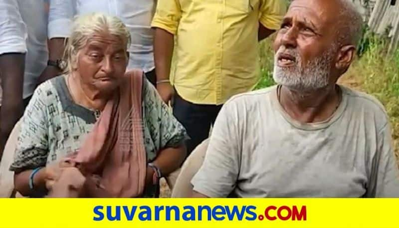 Gujarat 75 old couple visits Tirupati on bare foot rbj