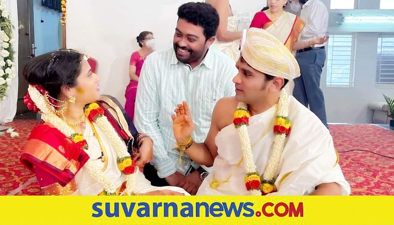 Sandalwood singer Hemanth  ties the knot with krutika snr