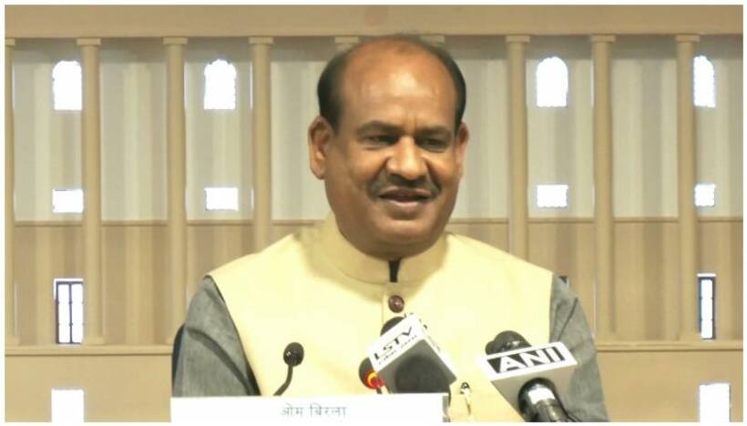 Lok Sabha Speaker Om Birla: లోక్‌సభ స్పీకర్ పేరుతో… నకిలీ వాట్సాప్‌ ఖాతాలు.. ఆర్థిక సాయం కోరుతూ సందేశాలు 
