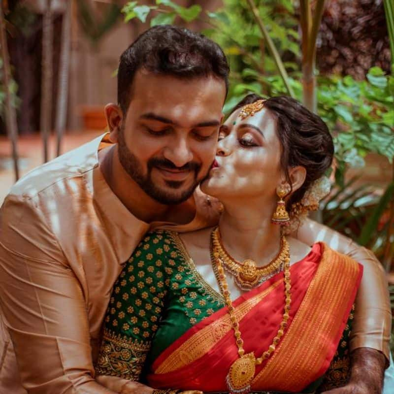 Kannada Amrutha Ramamoorthy Raghu blessed with a baby girl vcs