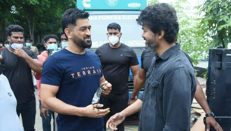 ms dhoni meets vijay at chennai location of beast