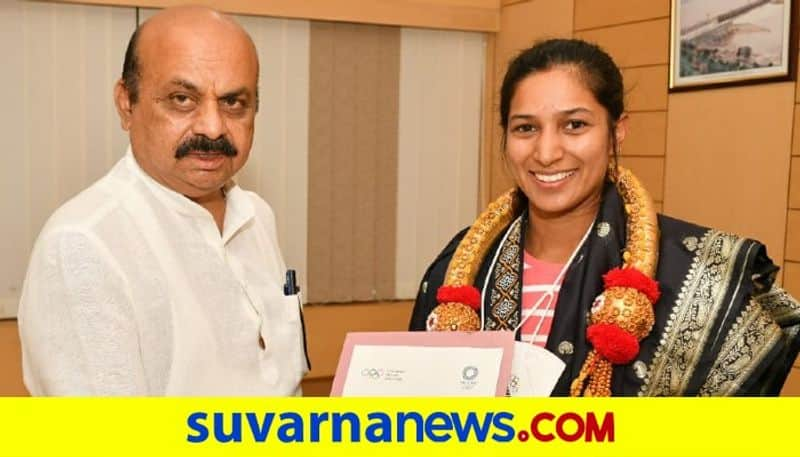 Karnataka CM Basavaraj Bommai Felicitate Indian Womens Hockey Assistant Coach Ankita Suresh in Bengaluru kvn