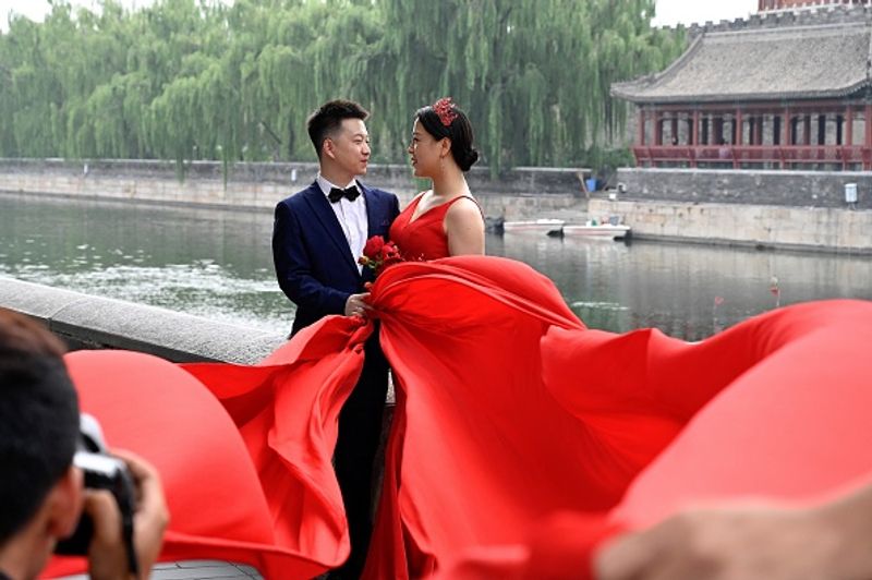 Marriages in China have fallen to their lowest level since 1986.