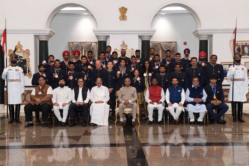 President Kovind hosts Indian contingent of Tokyo Olympics 2020 over High Tea-dnm