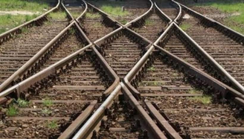 Blast on Railway Track: ధ‌న్‌బాద్‌లో రైల్వేట్రాక్‌పై బాంబు పేలుడు.. ప‌ట్టాలు త‌ప్పిన డీజిల్ ఇంజిన్‌..