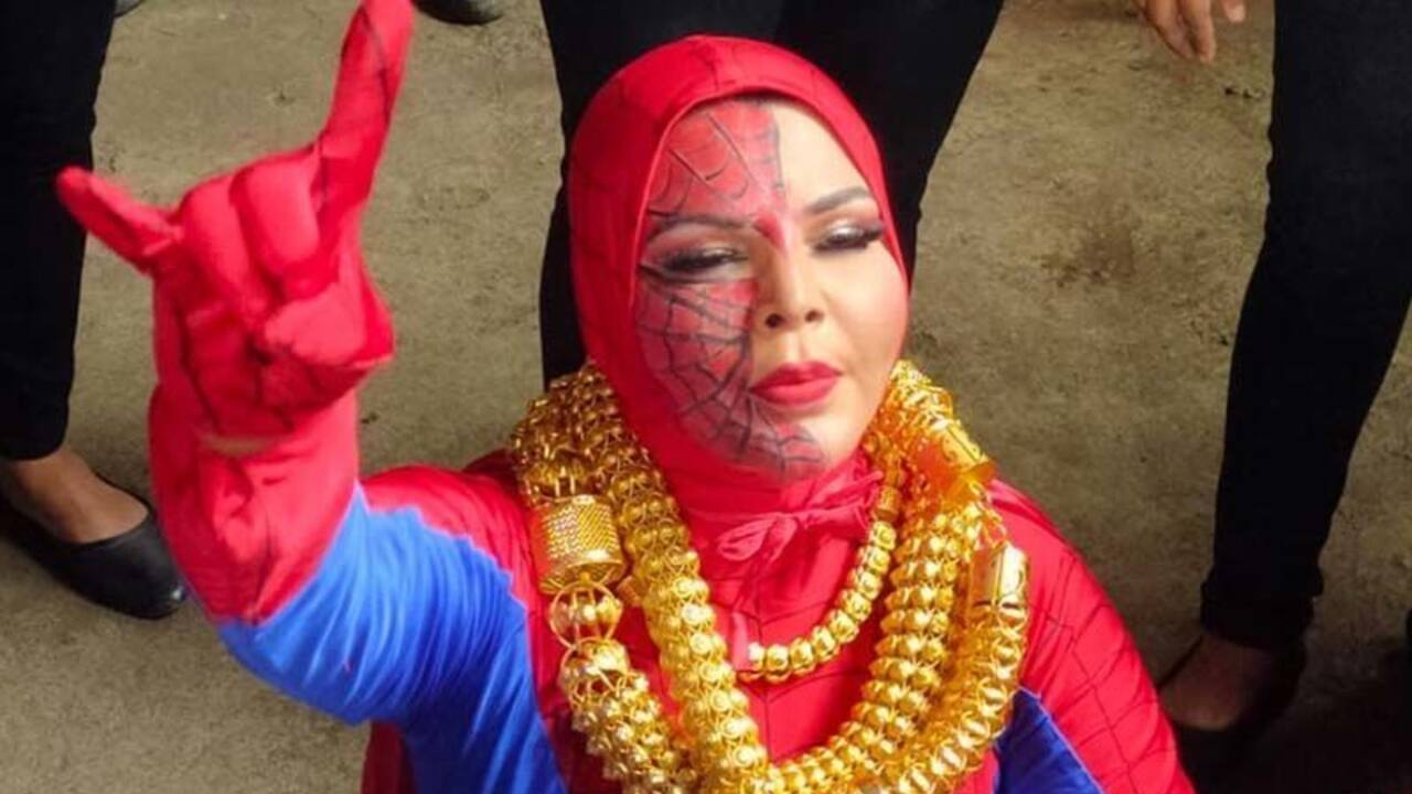 Why Rakhi Sawant why? Jealous of Sidharth Shukla and Shehnaaz Gill, Rakhi wants to enter Bigg Boss OTT