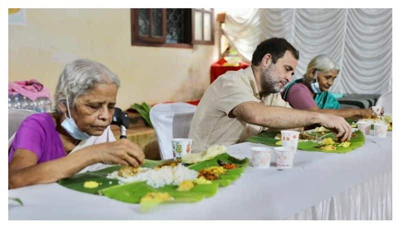 Rahul Gandhi MP has an Onam dinner with Gandhi Bhavan inmates