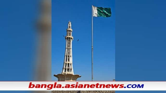 Pakistan - মহিলা টিকটকারকে নিয়ে শূন্যে লোফালুফি, ছিড়ে গেল পোশাক, কলুষিত স্বাধীনতা দিবস