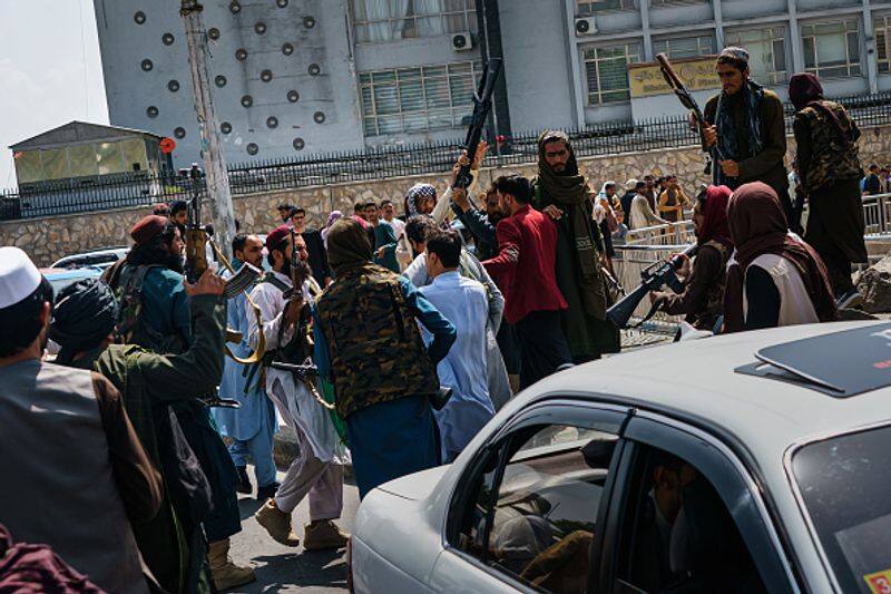 Afghan people who beat and drove away the Taliban dripping blood .. The resistance force was formed.