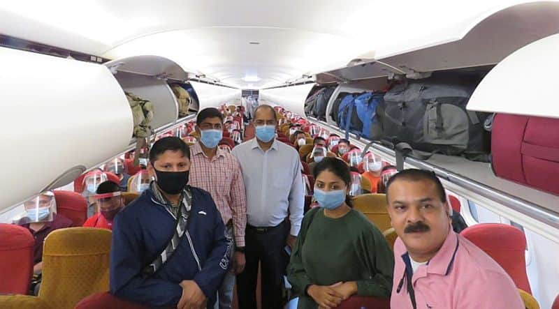 Kabul evacuees chant 'Bharat Mata Ki Jai' inside aircraft-VPN