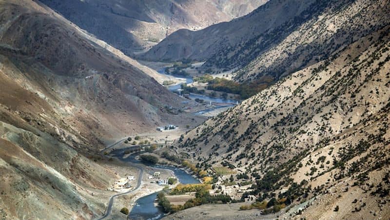 helo Taliban .. Can't you form a peaceful regime .. The anti-taliban force in the Panjshir Valley.