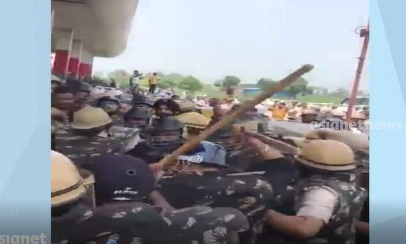 police lathi charge in farmers protest