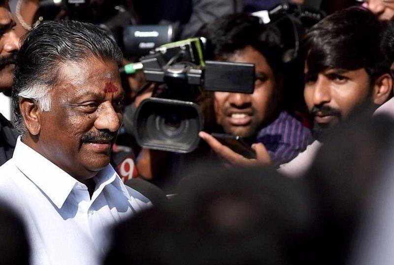 AIADMK dismisses minority wing leader jm basheer meets panneerselvam