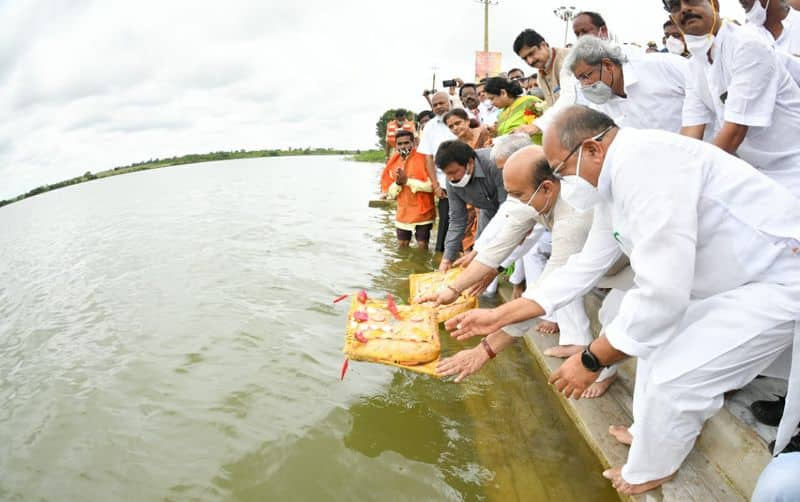 CM Basavaraj Bommai Worshiped to Durga Devi at Hirekerur in Haveri grg