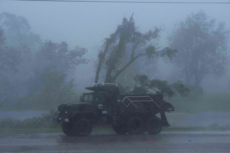 Hurricane Ian Cuba suffers complete blackout after storm Florida on high alert gcw