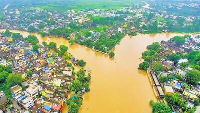 बारिश का कहर: कहीं सड़कें बनीं दरिया, तो कहीं डूबे 750 गांव..दिल्ली समेत इन राज्यों में पानी ही पानी