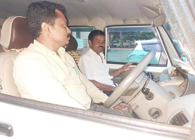 koppal TP Executive officer drives car and drop driver over retirement rbj