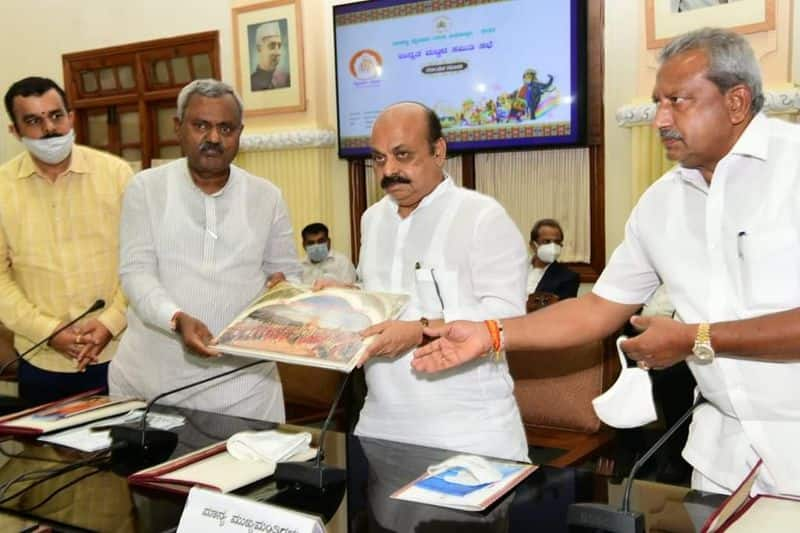 This years Mysuru Dasara 2021 will be simple Says CM basavaraj bommai rbj