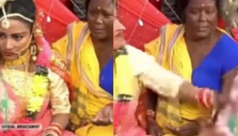 Bride slaps the groom for chewing tobacco during wedding ceremony