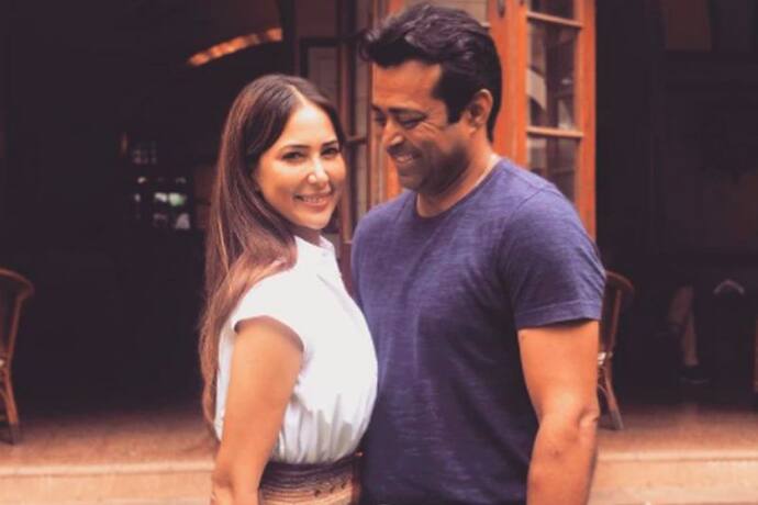 Leander Paes-Kim Sharma: বড়দিনে পার্কস্ট্রিটের রাস্তায় কিমকে আদরে ভরা চুমু লিয়েন্ডারের, দেখুন ভাইরাল ছবি