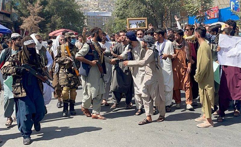 Thousands of Afghans protest against Taliban in Kandahar over evictions-dnm