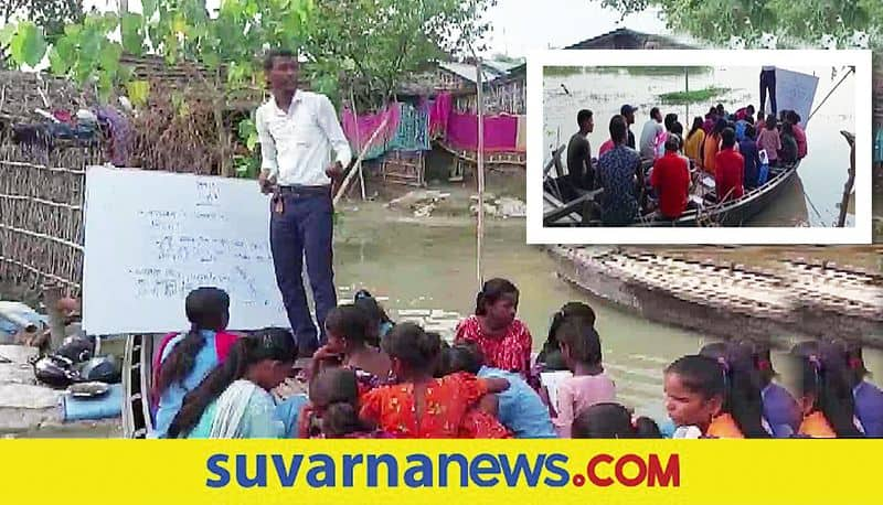 Boat School Bihar teacher teaches in the boat